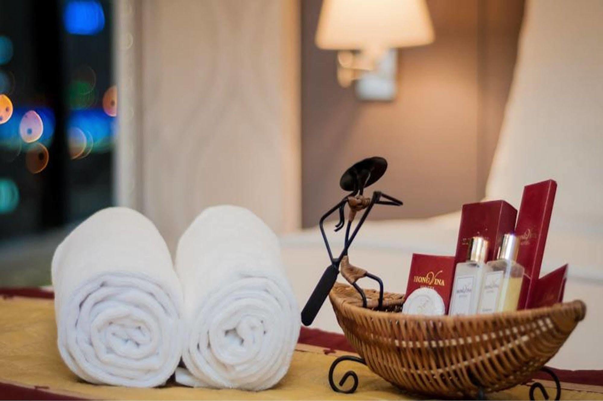 Hong Vina Hotel Хошимин Екстериор снимка